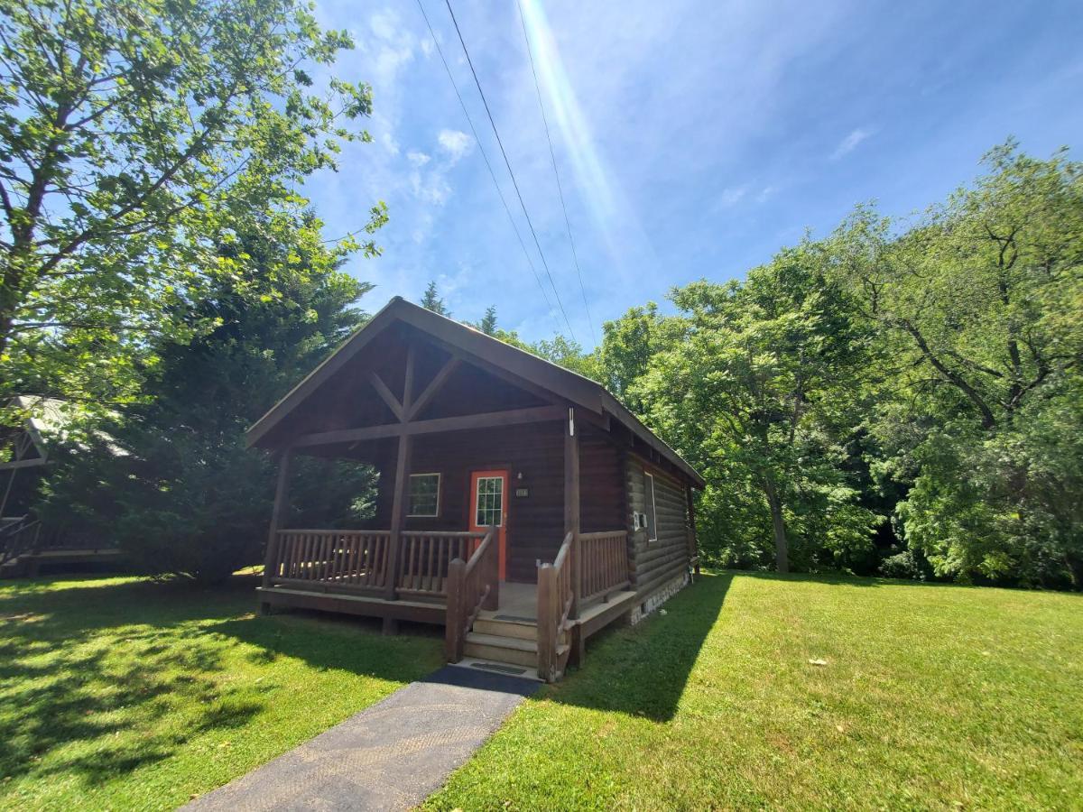 New River Trail Cabins Galax Exterior foto